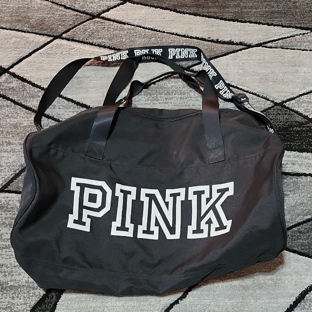 VICTORIA SECRET PINK 2018 BLACK LOGO FULL-ZIP DUFFLE BAG